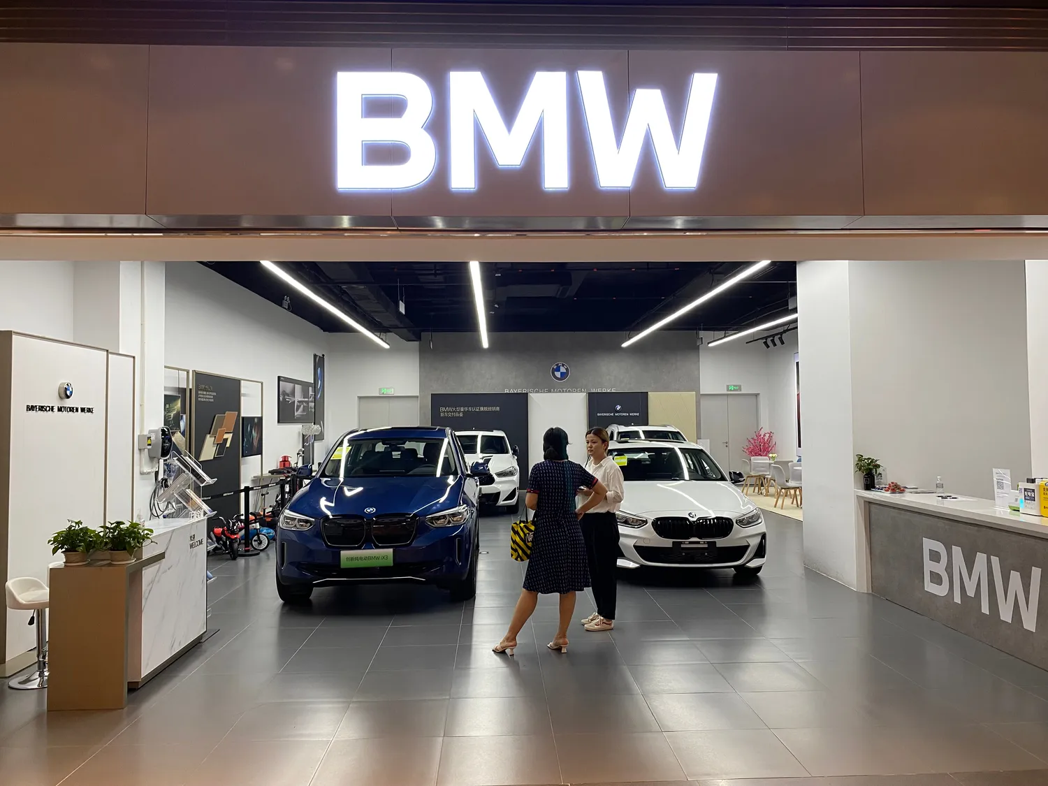 BMW se protivi carinama EU na kineska električna vozila Aktual.rs