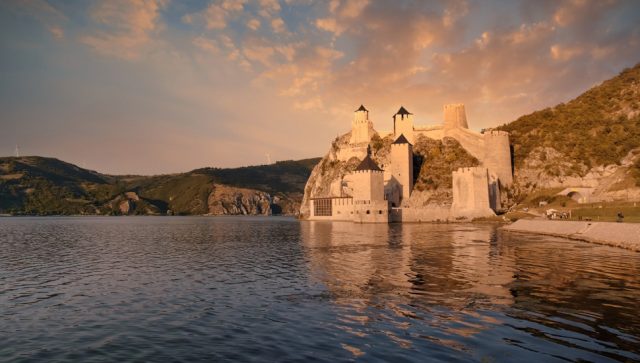 Neizvesnost oko novih vaučera za odmor u Srbiji