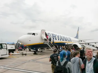 Ryanair ukida papirne karte: Revolucija u avio-saobraćaju