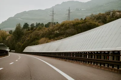 Solarne barijere za zvučnu izolaciju na autoputevima Srbije