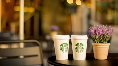 Starbucks povlači smernice za 2025. usled pada prodaje