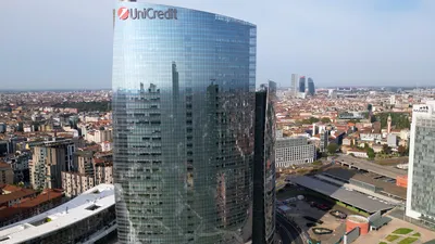 UniCredit razmatra mogućnosti sa Commerzbank udelom