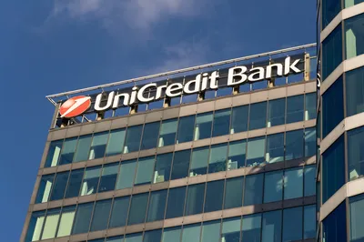 UniCredit razmatra potpuno preuzimanje Commerzbank AG